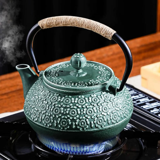 900ml Cast Iron Teapot with Sakura Pattern