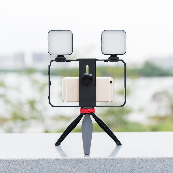 Pc203 Ylg1801C Vlogging Live Broadcast Led Selfie Light Smartphone Video Rig Handle Stabilizer Plastic Bracket Tripod Kits