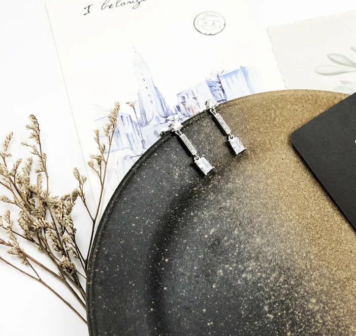 925 Sterling Silver Angular Stone Ear Studs Modern Design For Women