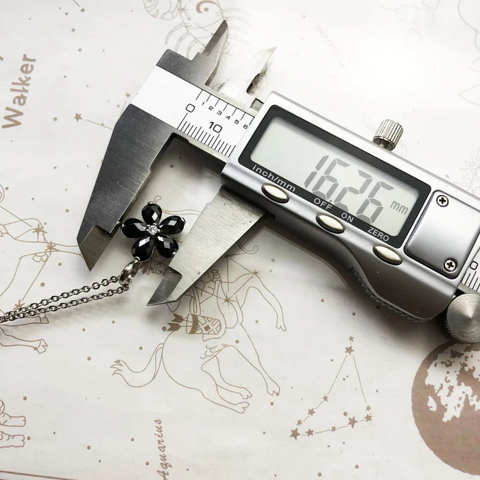 925 Sterling Silver Romantic Gift Black Petals Flower Necklace