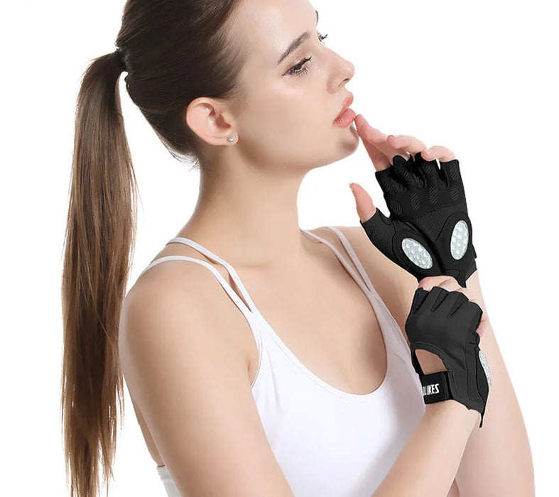 Pair of Breathable Workout Gloves Enhance Grip & Protect Palms For Gym & Weight Lifting