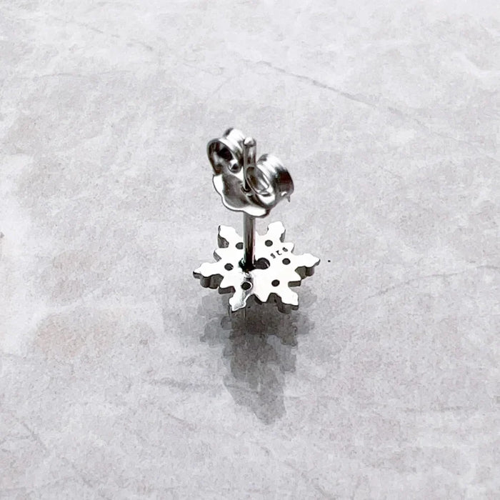 925 Sterling Silver Snowflake Studs Fine With White Stones
