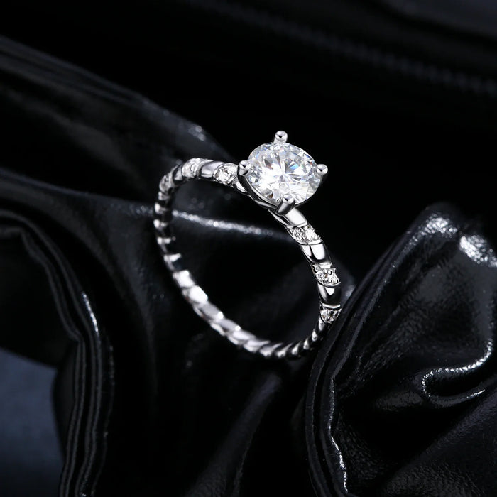 925 Sterling Silver Sparkling Twist Moissanite Wedding Band