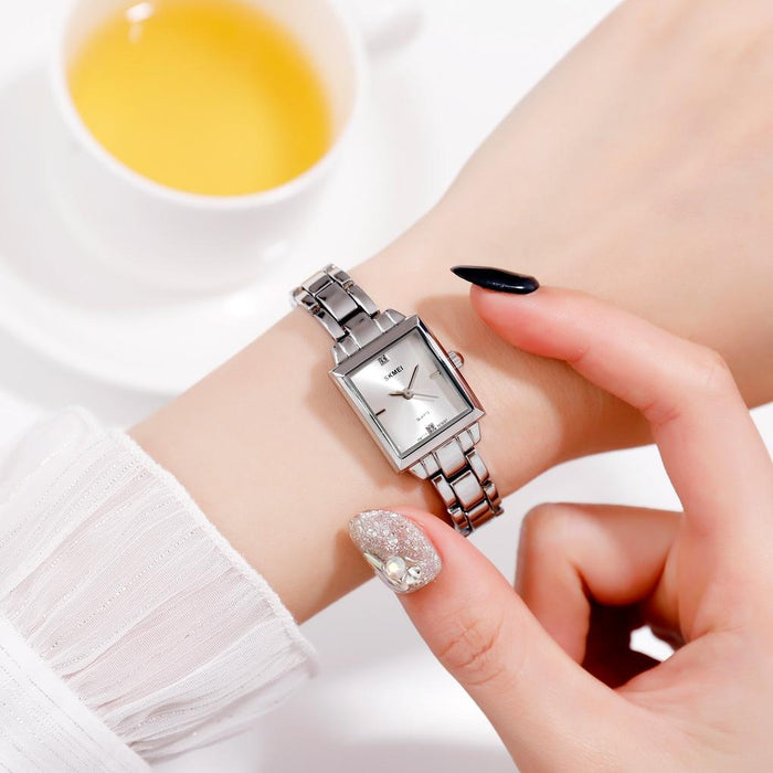1407 Business Fashion Diamonds Delicate And Elegant Square Zinc Alloy Quartz Watch For Women Silvery