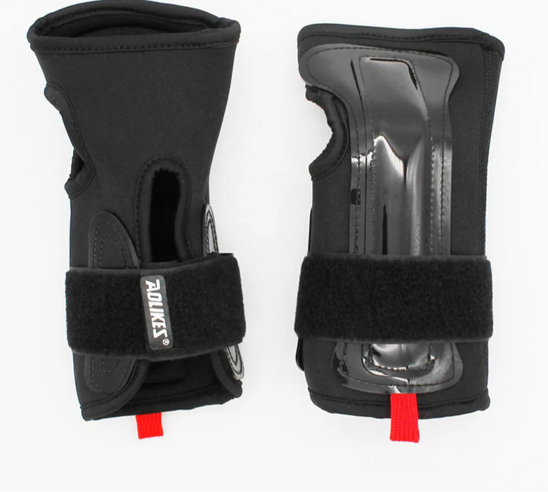 Pair of Snowboard Ski Wrist Guards Protective Gear For Skating Skiing