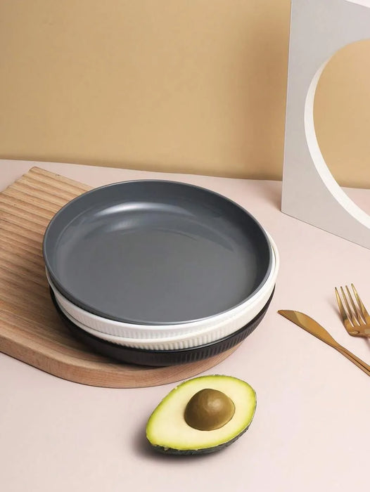 4 / 11 Piece Reusable Plastic Dinner Plates Perfect For Picnics Kitchen Use Microwave & Dishwasher Safe