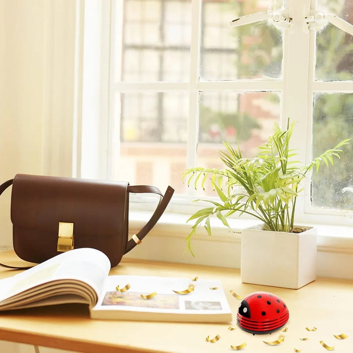 Cute Portable Beetle Ladybug Cartoon Mini Desktop Vacuum Desk Dust Cleaner For Keyboard