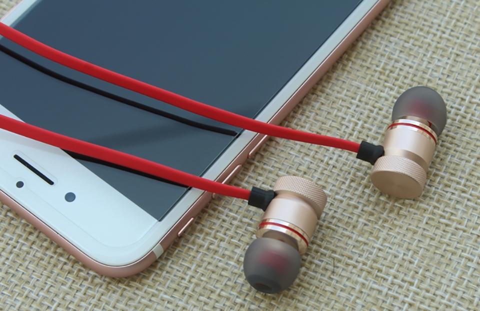 Moreblue S07 Wireless Bluetooth Metal Magnetic Stereo Bass Earphones Cordless Sport Earbuds With Microphone