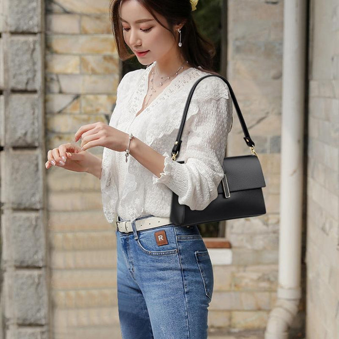 Spacious Women Shoulder Bag For Commuting