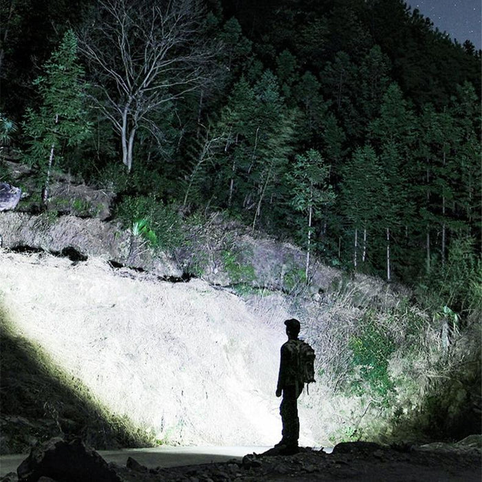 Zoomable White Laser Flashlight Long Range