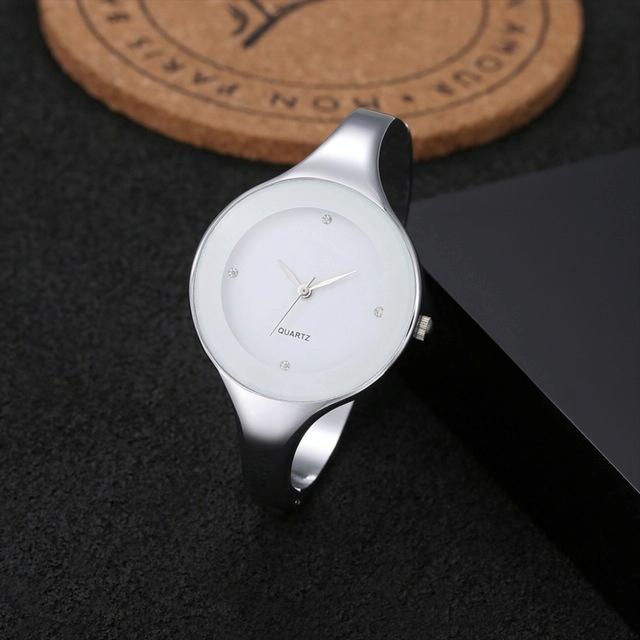 Women Simple Style Alloy Thin Strap Quartz Watch White