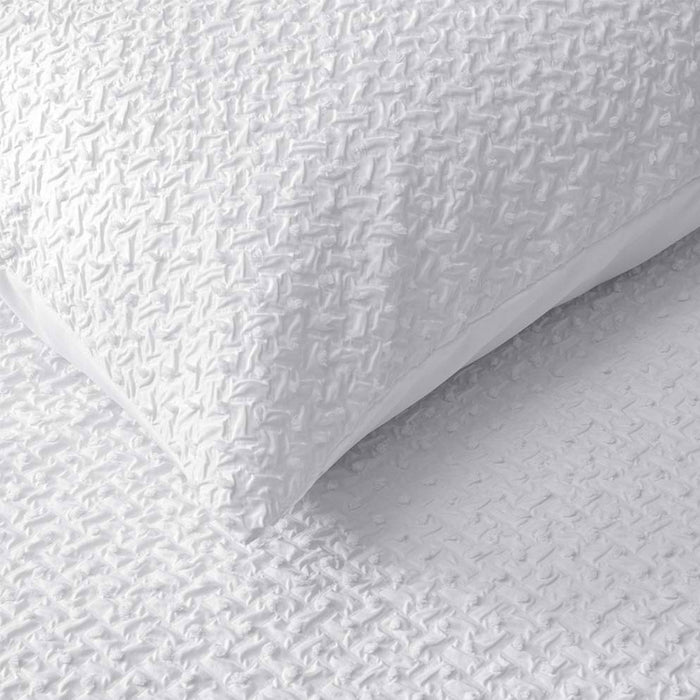 Dotty Clip White Jacquard Quilt Cover Set Queen