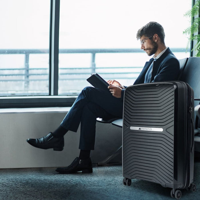 Astra 29in Lightweight Hard Shell Suitcase - Obsidian Black