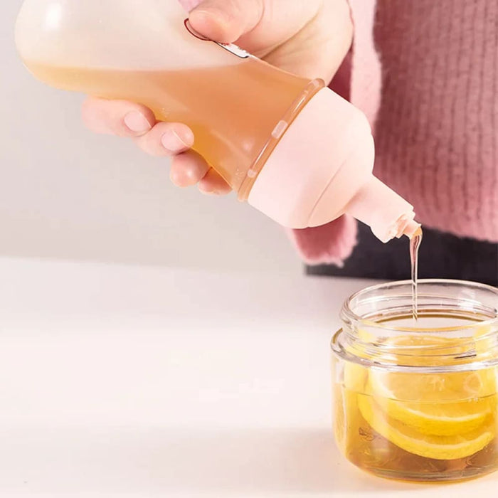 Squeeze Bottles for Condiments and Sauces